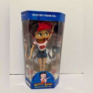 Betty Boop 12” Doll “ I Love NY” Outfit Collector Doll With Stand Vintage 2005